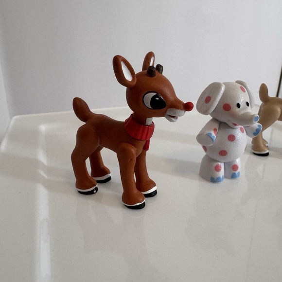 Rudolph the Red-Nosed Reindeer Clarice & Spotted Elephant PVC Figures 2" - Picture 2 of 5